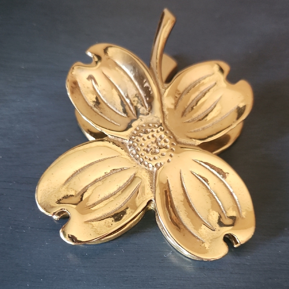 VA Metalcrafters 7-6 Dogwood Flower Paperweight Clip MCM